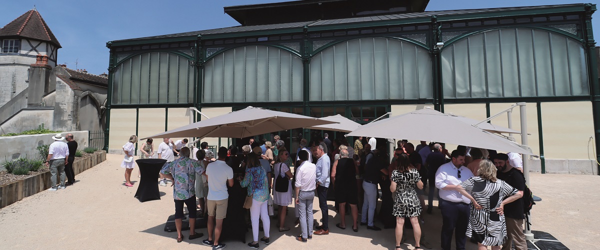 L’ARRIÈRE-COUR DU MARCHÉ DEVENUE ESPACE DE CONVIVIALITÉ